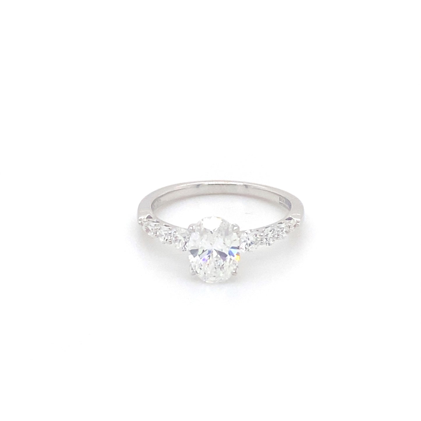 Pierścionek z Białego Złota 18k z Owalnym Diamentem 1.03 ct i Osadą Pavé 0.55 ct