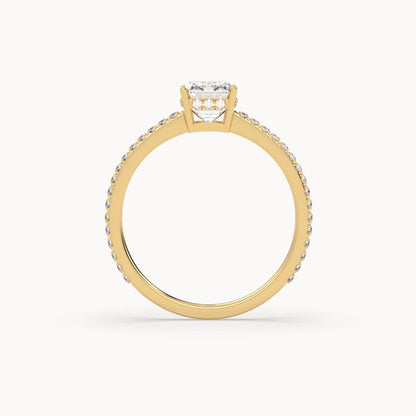 Pierścionek z Żółtego Złota 18k z Diamentem Laboratoryjnym o Szlifie Szmaragdowym, Bocznymi Diamentami Pavé i Underhalo