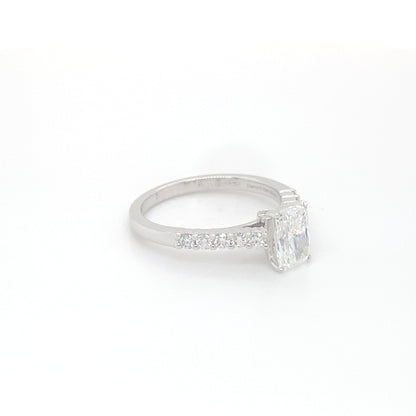 Pierścionek z Białego Złota 18k z Radiantem 1.05 ct i Osadą Pavé 0.62 ct