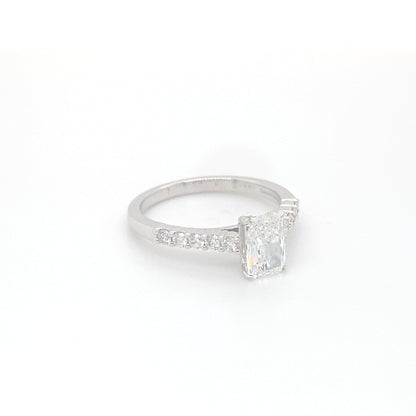Pierścionek z Białego Złota 18k z Radiantem 1.05 ct i Osadą Pavé 0.62 ct
