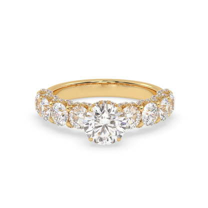 Pierścionek z Żółtego Złota 18k z Laboratoryjnym Okrągłym Diamentem, Bocznymi Diamentami i Diamentami Pod Pazurami