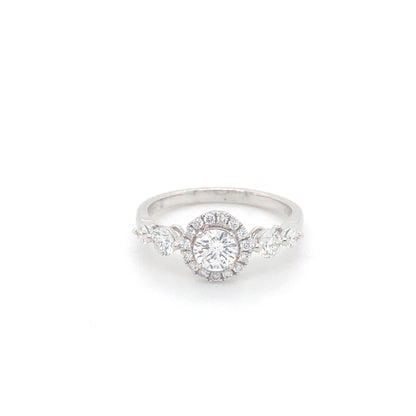 Pierścionek z Białego Złota 18k z Diamentem Halo 0.41 ct, Bocznymi Diamentami i Certyfikatem GIA