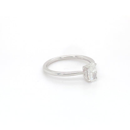 Pierścionek Solitarny z Białego Złota 18k z Owalnym Diamentem 0.65 ct