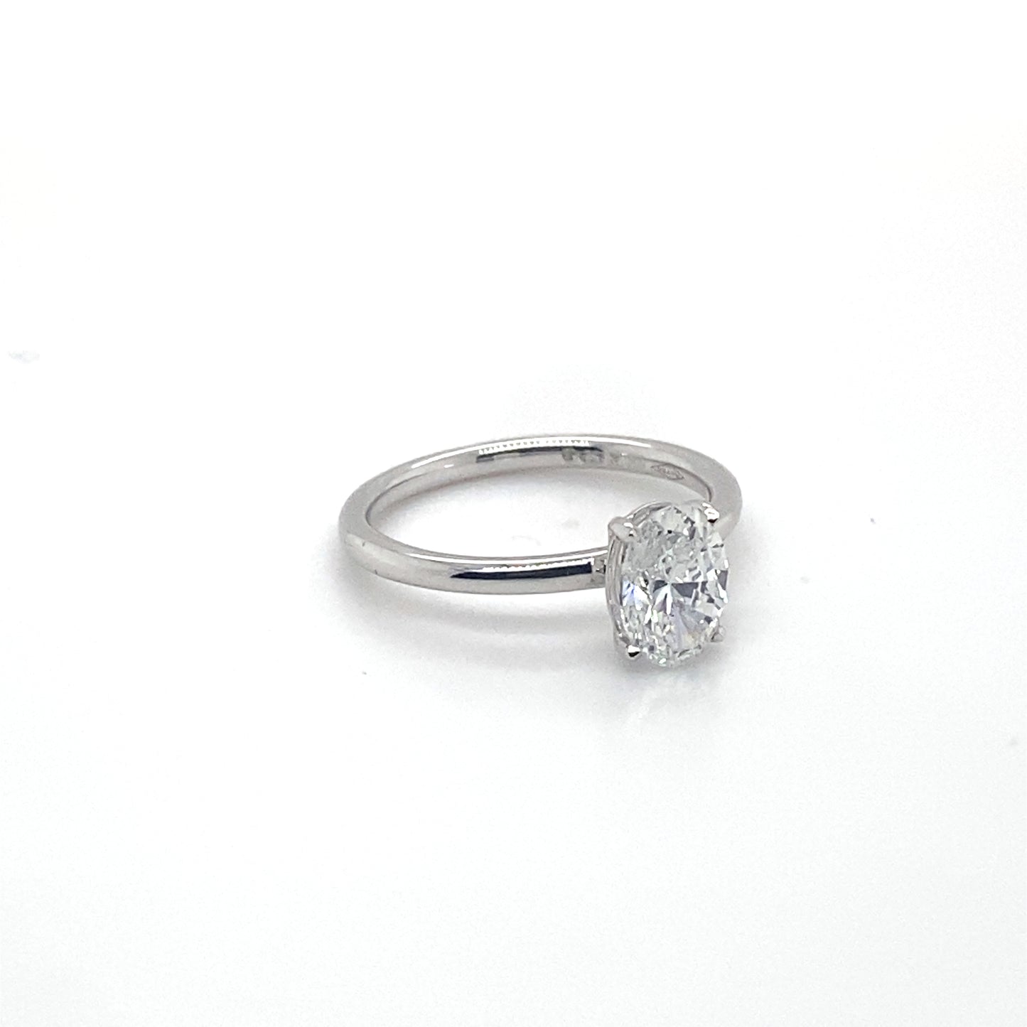 Pierścionek z Białego Złota 18k z 1.10 ct Owalnym Diamentem