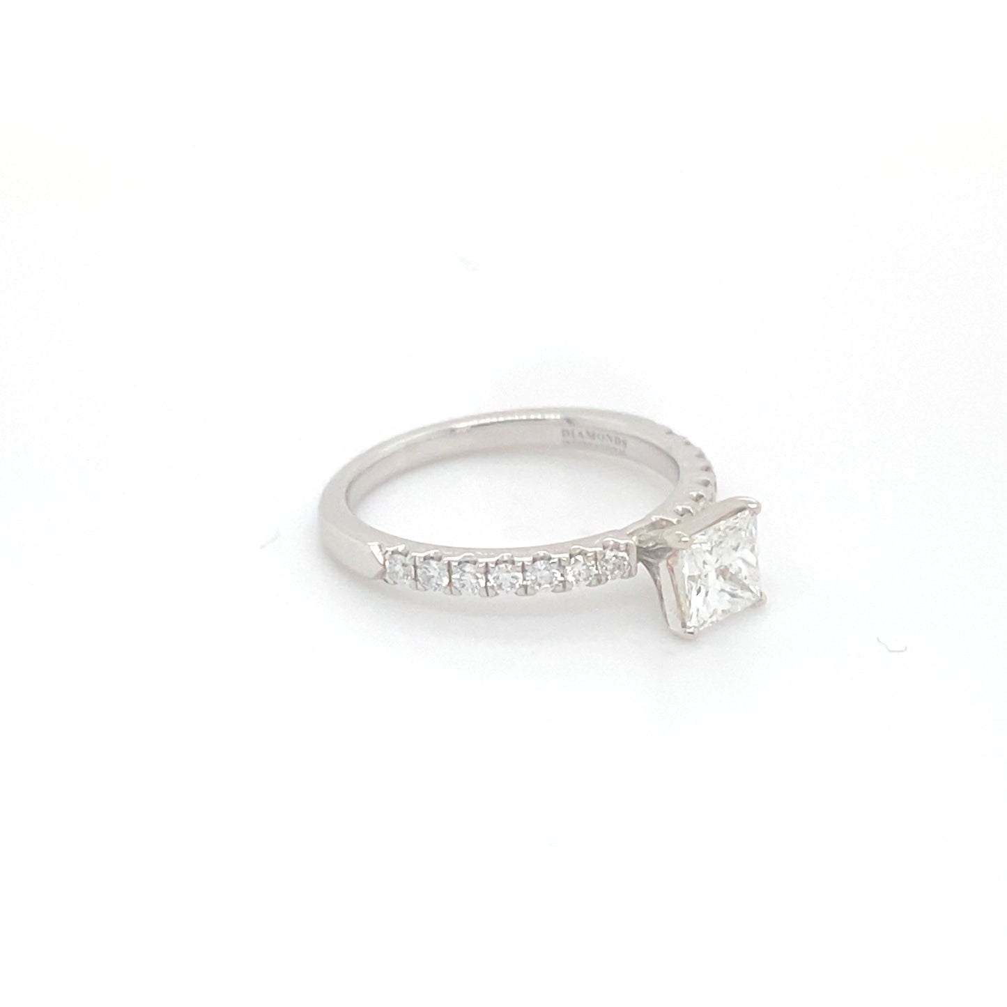 Pierścionek z Białego Złota z Diamentem Księżniczką 0.71 ct i Oprawą Pavé 0.56 ct