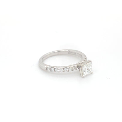 Pierścionek z Białego Złota z Diamentem Księżniczką 0.71 ct i Oprawą Pavé 0.56 ct