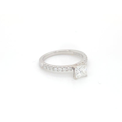 Pierścionek z Białego Złota z Diamentem Księżniczką 0.71 ct i Oprawą Pavé 0.56 ct